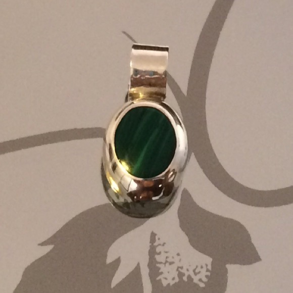 Vintage Malachite .925 Silver Oval Pendant - Picture 3 of 4