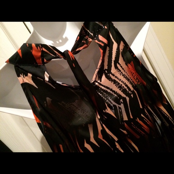 multi- colored shirt. - Picture 3 of 3