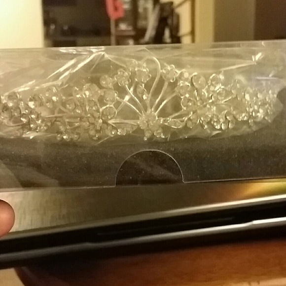 Tiara - Picture 2 of 2