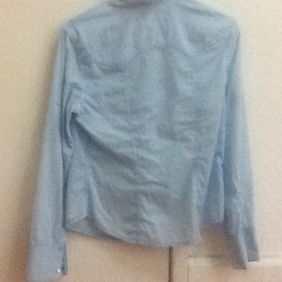 Baby blue button up blouse - Picture 3 of 4