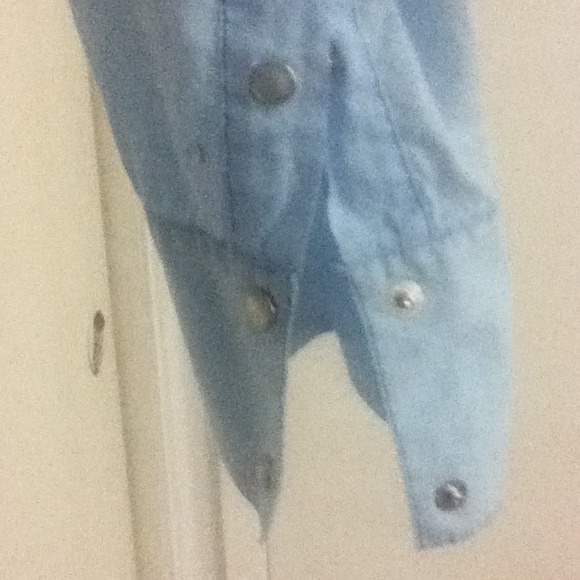 Baby blue button up blouse - Picture 4 of 4