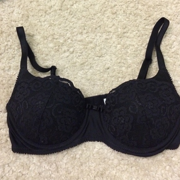 Black lace bra