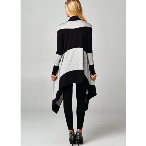 "Monochrome" Colorblock Cardigan - Picture 3 of 4