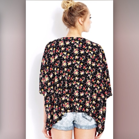Floral Kimono - Brandy Melville-esque - Picture 3 of 4