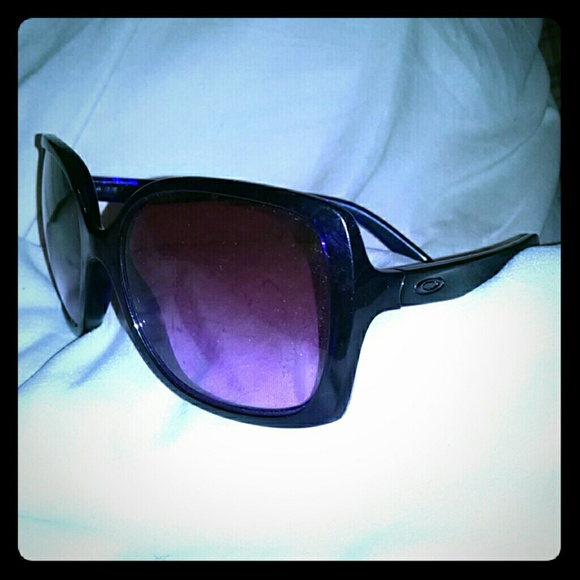 ❌SOLD IN BUNDLE❌ Deep purple Oakley sunglasses