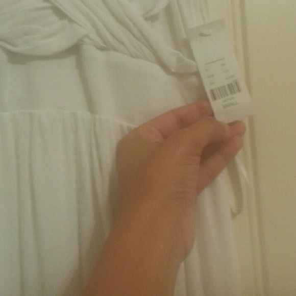 White dress - Picture 3 of 3