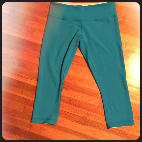 Lululemon Wunder Under Crops