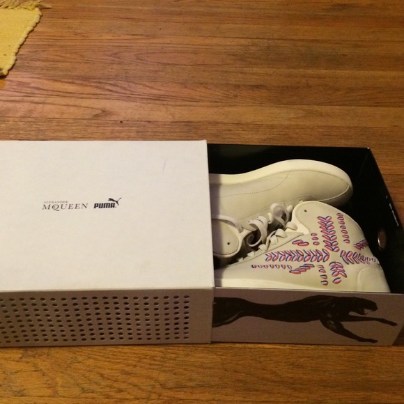 Limited addition Alexander McQueen  puma authentic