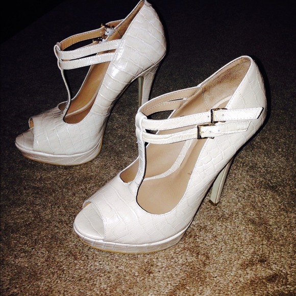 ALDO beige snakeskin strap heels!