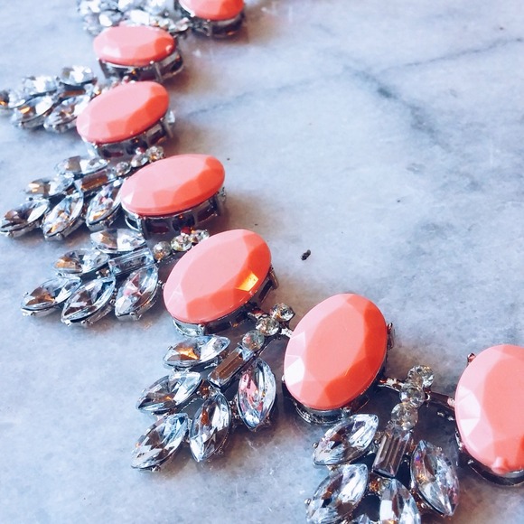 Jewelry | Coral Pink statement necklace - Picture 3 of 3