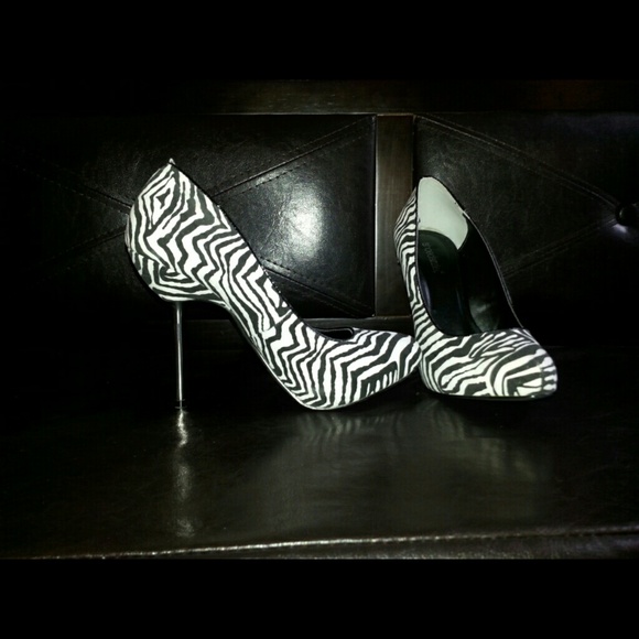 Sexy stilettos- worn once! - Picture 1 of 3