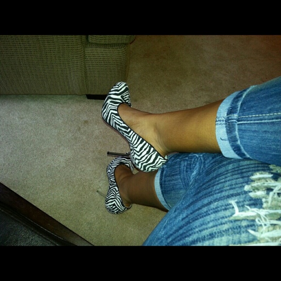 Sexy stilettos- worn once! - Picture 2 of 3