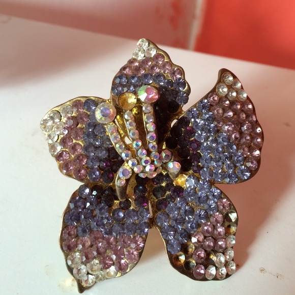 Big purple pink and white crystal flower ring