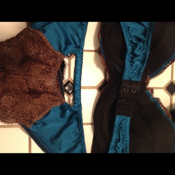 Victoria's Secret Very Sexy Bra & Panty Set - Picture 4 of 4