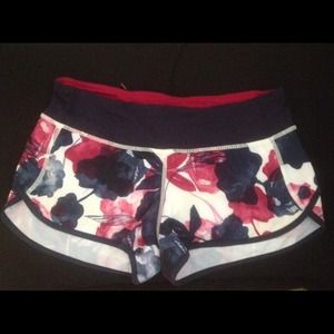 🍋Lululemon 🍋 Inky Floral Speeds