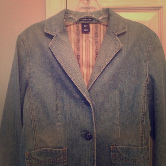 FABULOUS! GAP denim jean jacket.