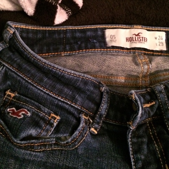 Hollister Skinnies - Picture 2 of 4