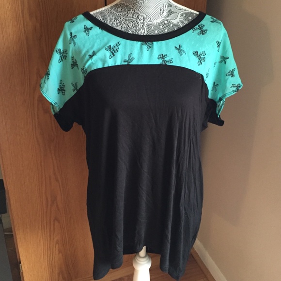 ❌SOLD IN BUNDLE❌ Plus Size Bow Top Size 1X - Picture 3 of 4