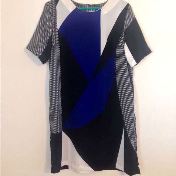 Graphic print mod-style shift dress