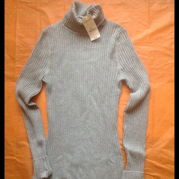 Express turtle neck (SOLD)