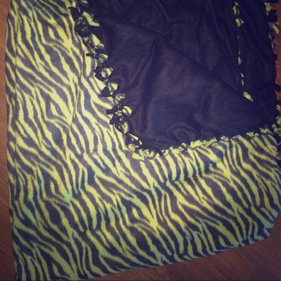 Tie blanket!!! Zebra