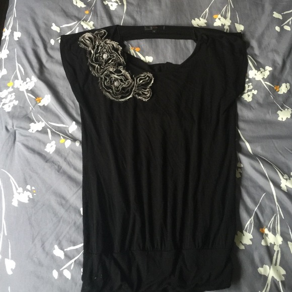 Black tee - Picture 1 of 1