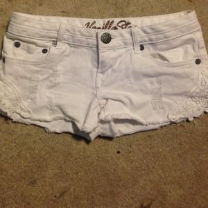 White shorts with lace detail