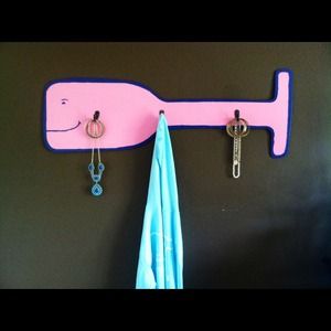Vineyard Vine whale boat paddle coat hanger