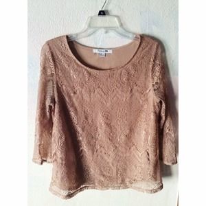 Chic Lace Top