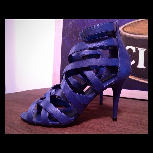 Zara Excellent Blue Strappy Sandals Size 40 / 9.5