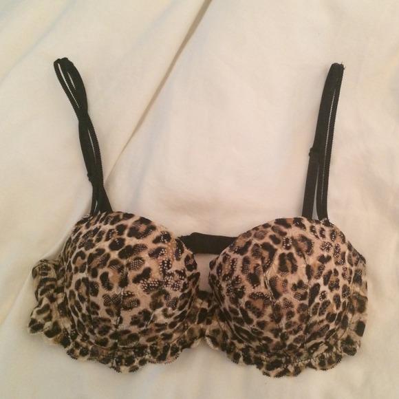 VS pink push up bra