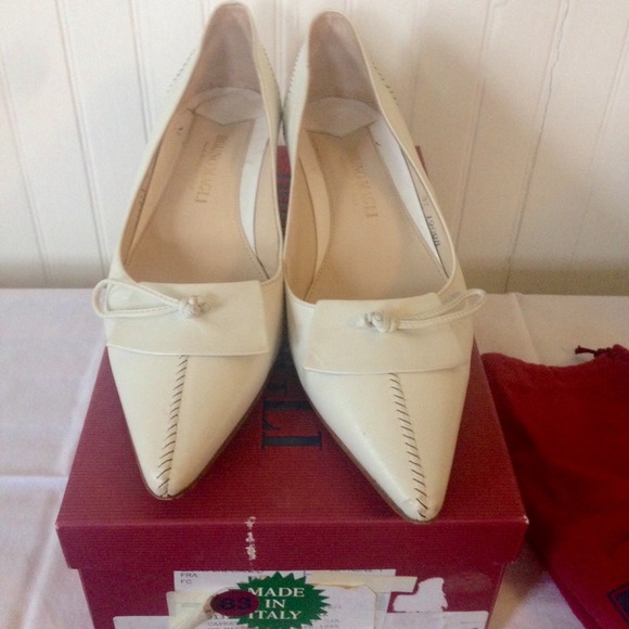 Bruno Magli kitten heel cream color pumps