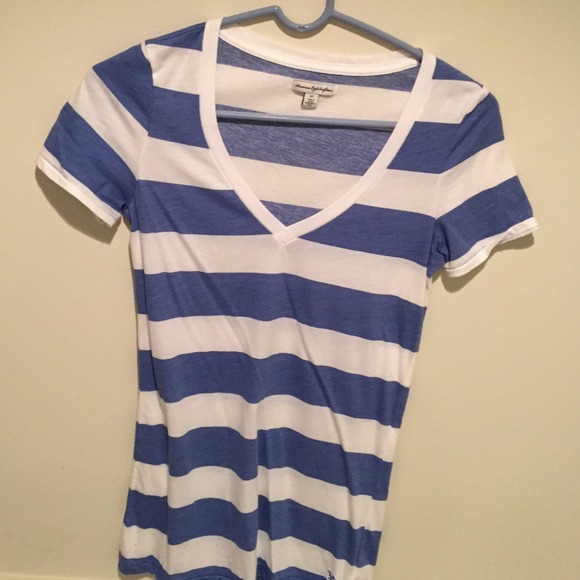 American eagle blue and white striped tee shirt