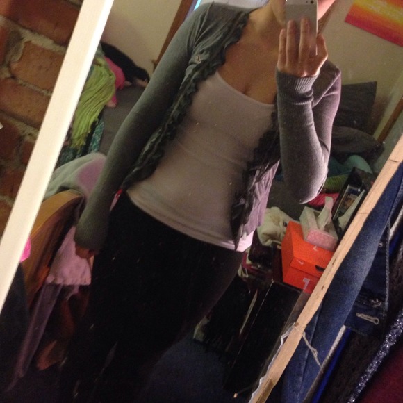 Gray short cardigan
