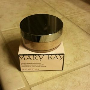 Mary Kay Mineral Powder Foundation