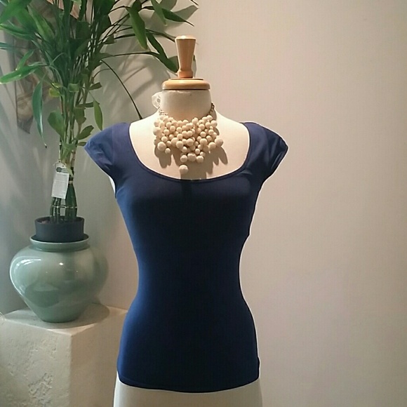 BCBG spandex top with shoulder pads - Picture 2 of 4