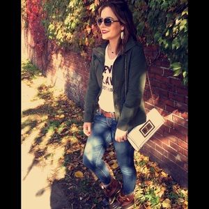 MEET YOUR SELLER ✨