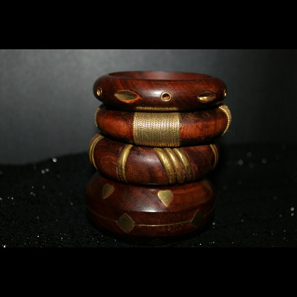 4 Wooden bracelets $15 - Picture 3 of 4
