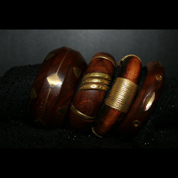 4 Wooden bracelets $15 - Picture 2 of 4