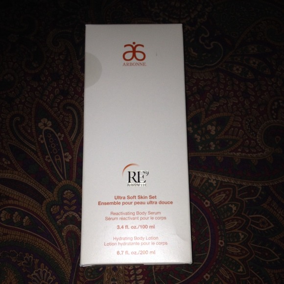 Arbonne Ultra Soft Skin Set