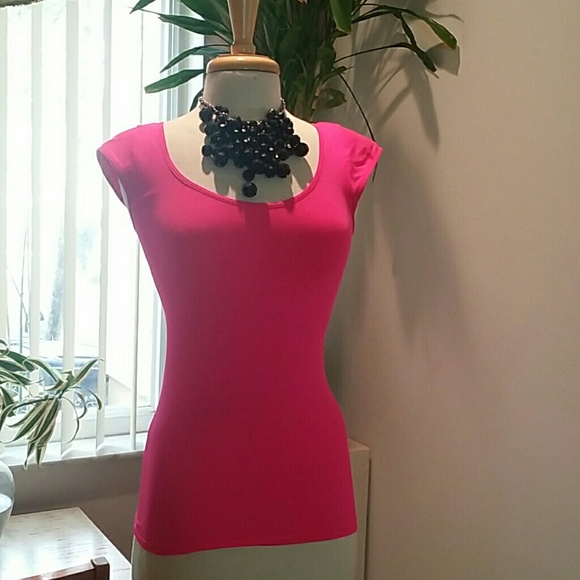 BCBG penny spandex top with shoulder pads - Picture 2 of 4