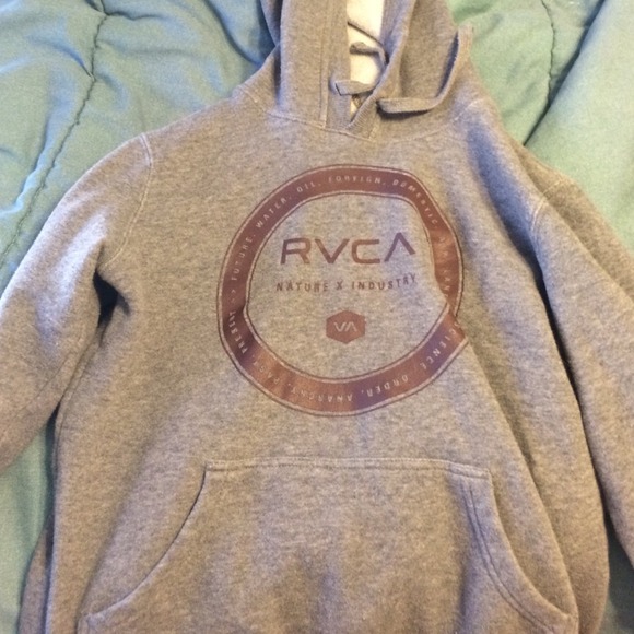 Gray sweatshirt