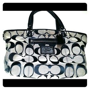 ✨AUTHENTIC COACH DAISY SIG C ✨