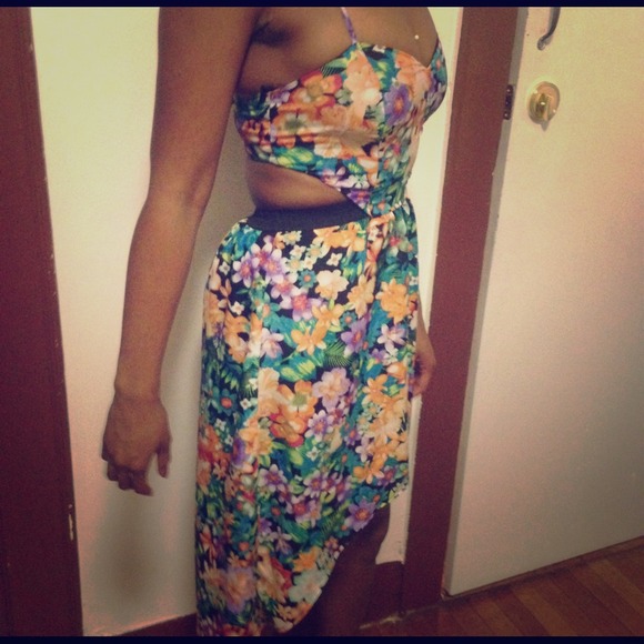 Dress - Picture 1 of 2