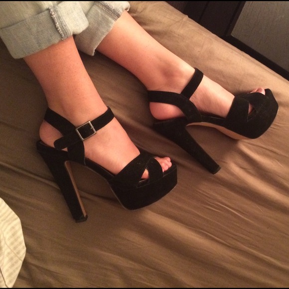 Steve Madden Shoes - Steve Madden Dynemite suede platform sandals heels