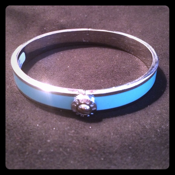 NWT Authentic Henri Bendel bangle.