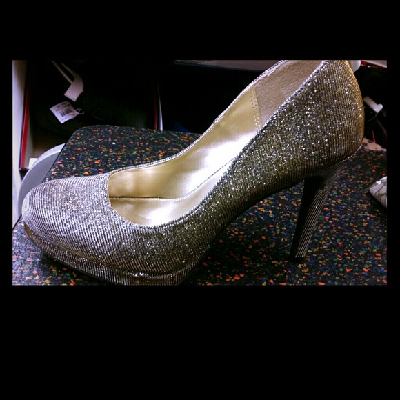 ❌SOLD❌ Mixed gold and silver color shoes