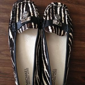 ❤️NWT! Michael Kors flats❤️