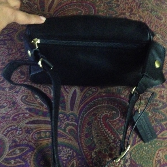 ❌SOLD ON EBAY❌Coach Vintage Blk Leather Fanny Pack - Picture 2 of 3