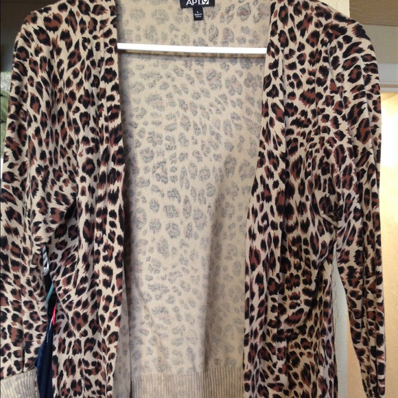 Leopard Cardi